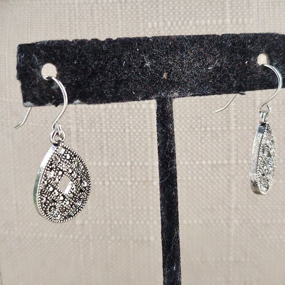 Women Earrings Silver Tone Fashion Ear Jewelry Leaf Shape New - Picture 9 of 9